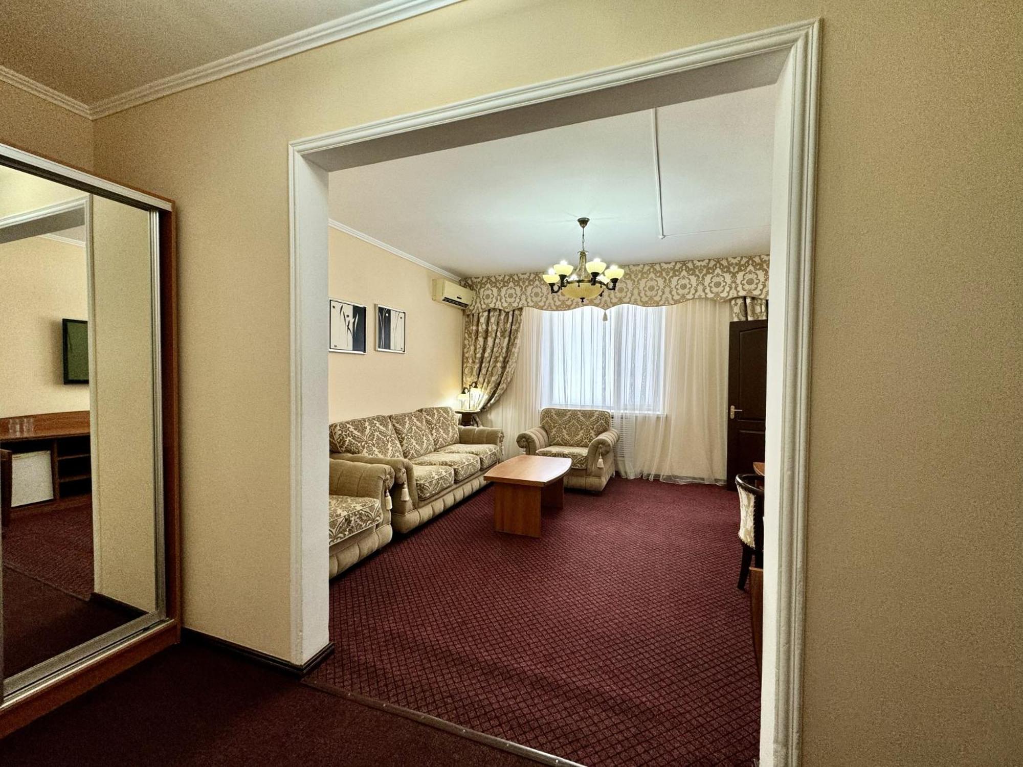 Hotel Zhambyl Taraz Luaran gambar