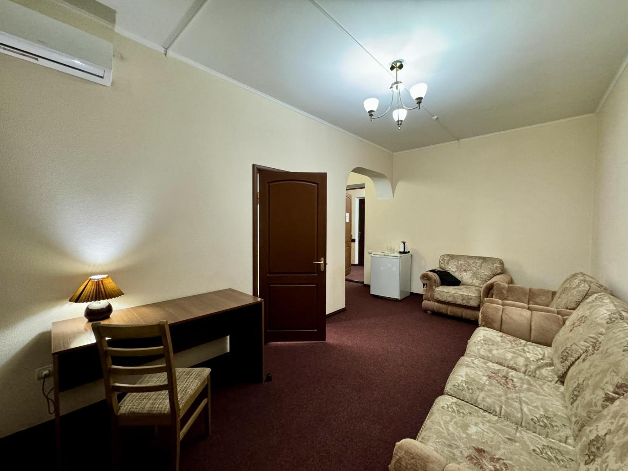 Hotel Zhambyl Taraz Luaran gambar