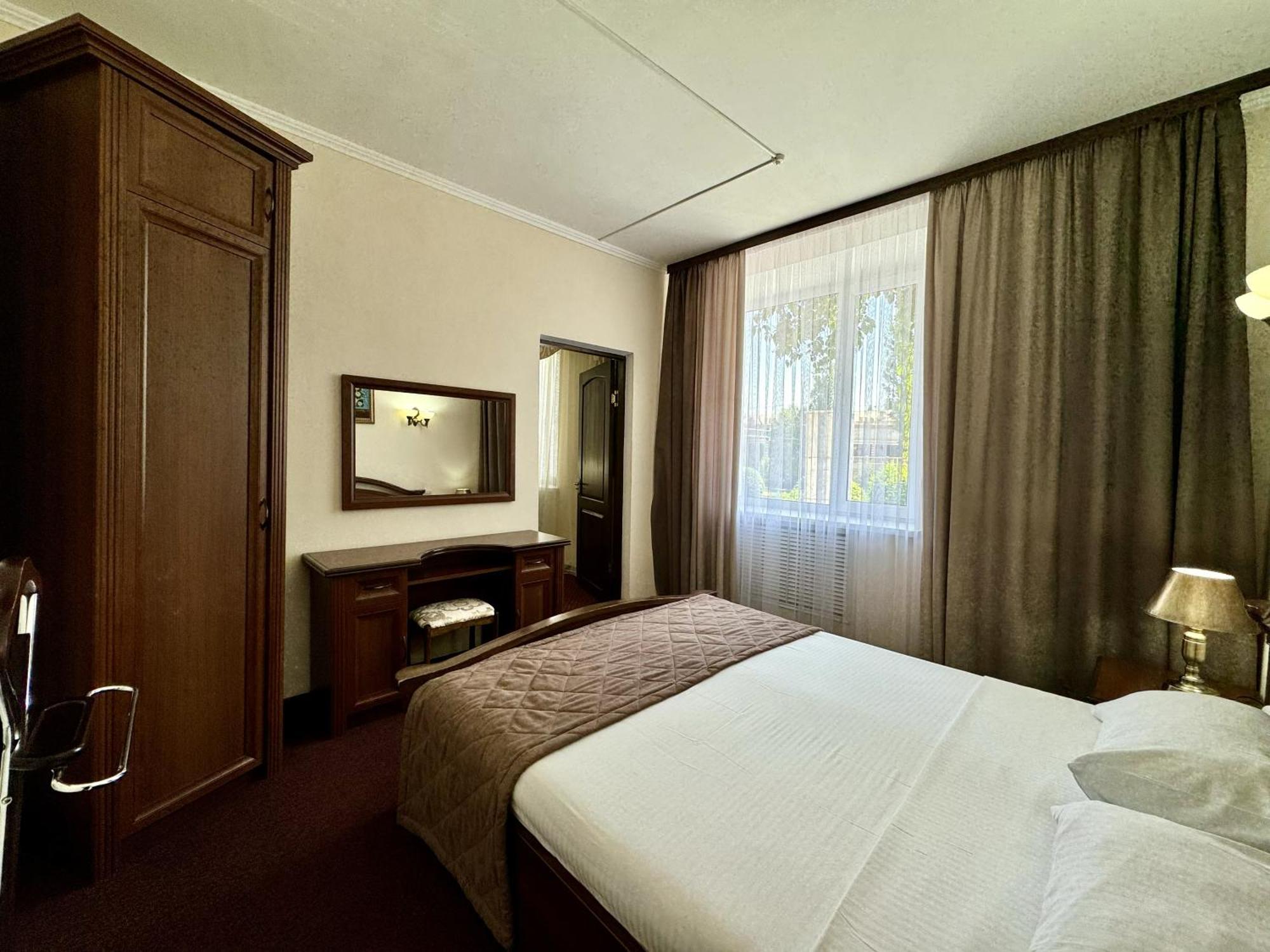 Hotel Zhambyl Taraz Luaran gambar