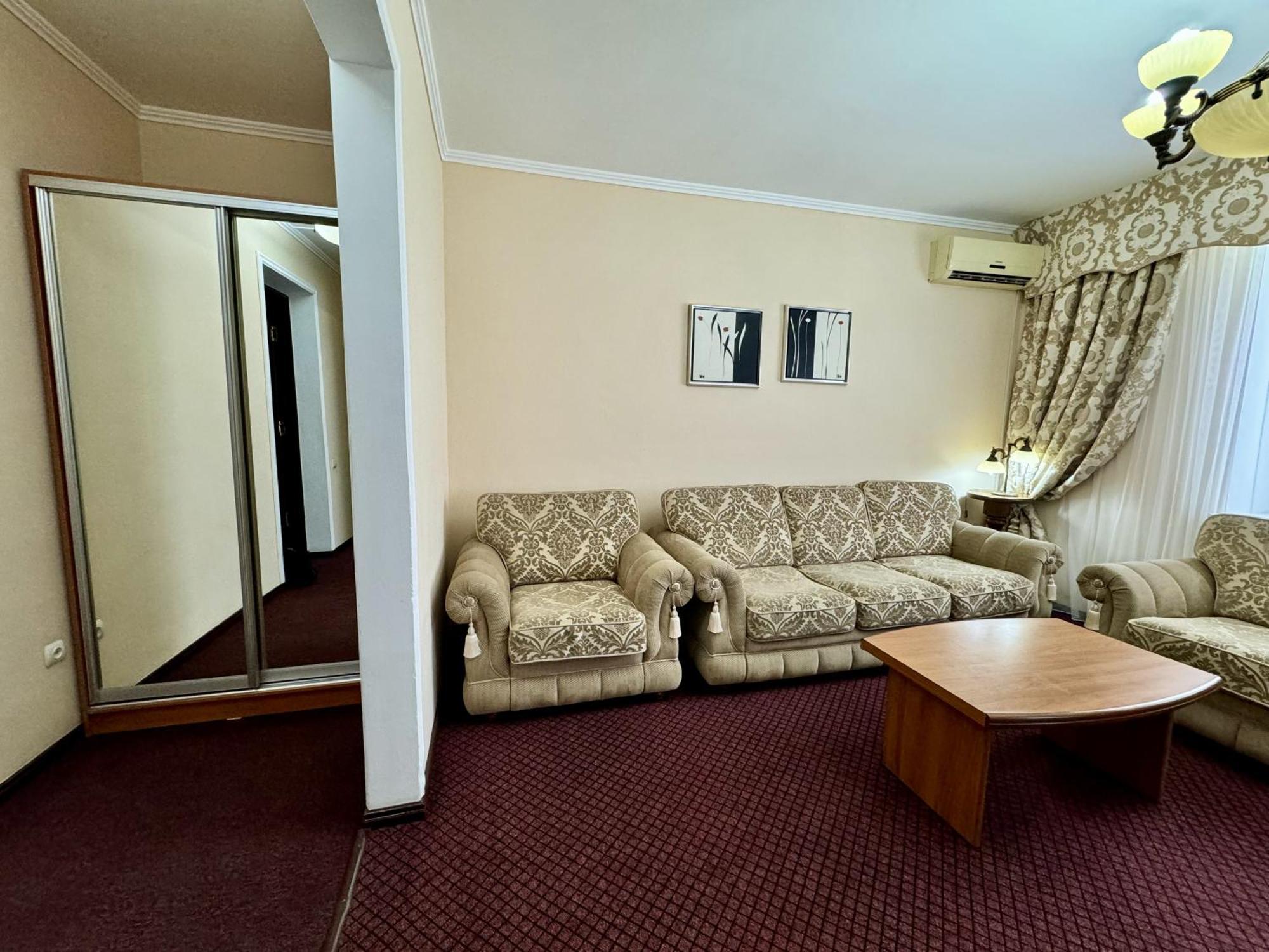 Hotel Zhambyl Taraz Luaran gambar