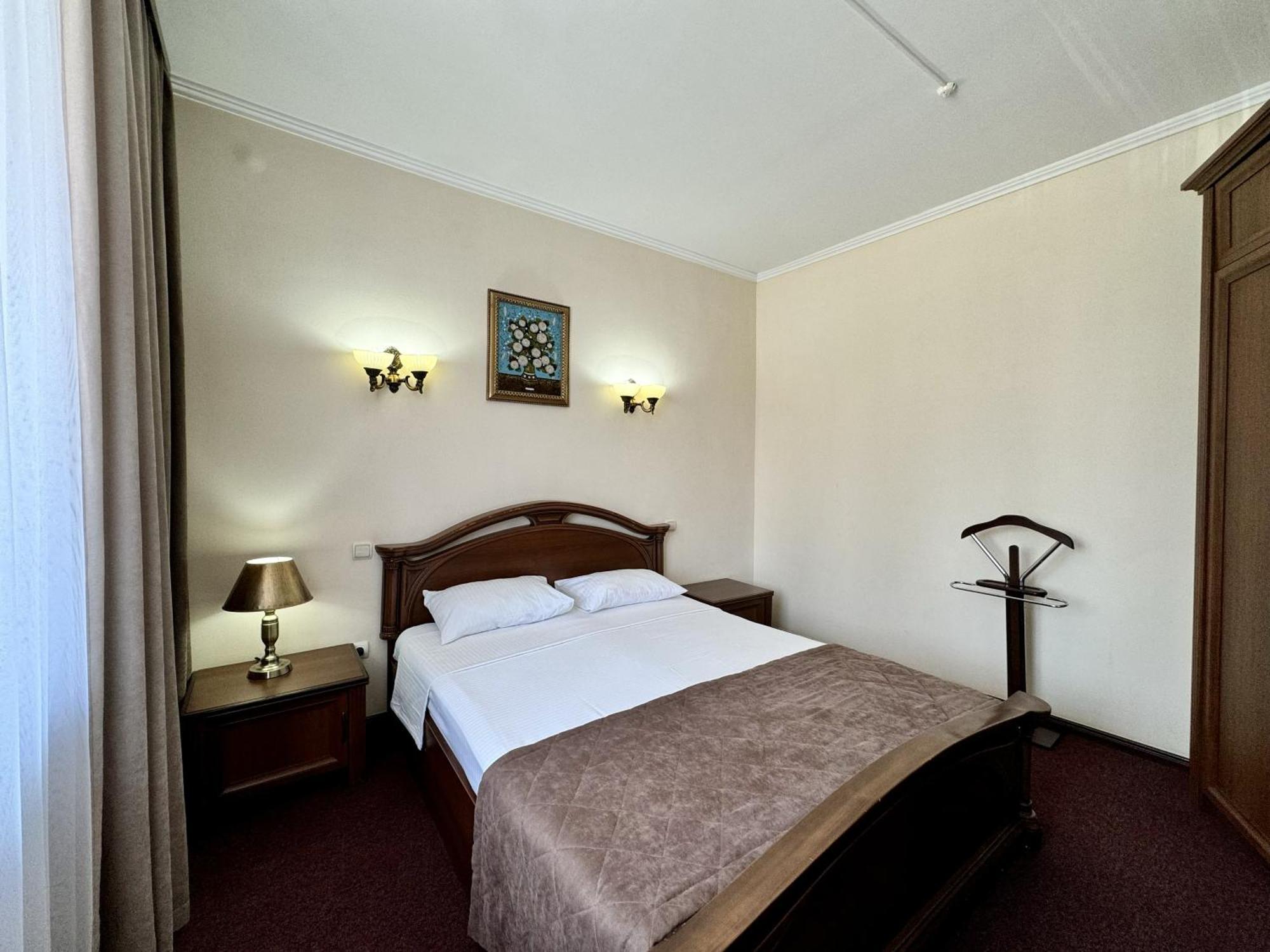 Hotel Zhambyl Taraz Luaran gambar