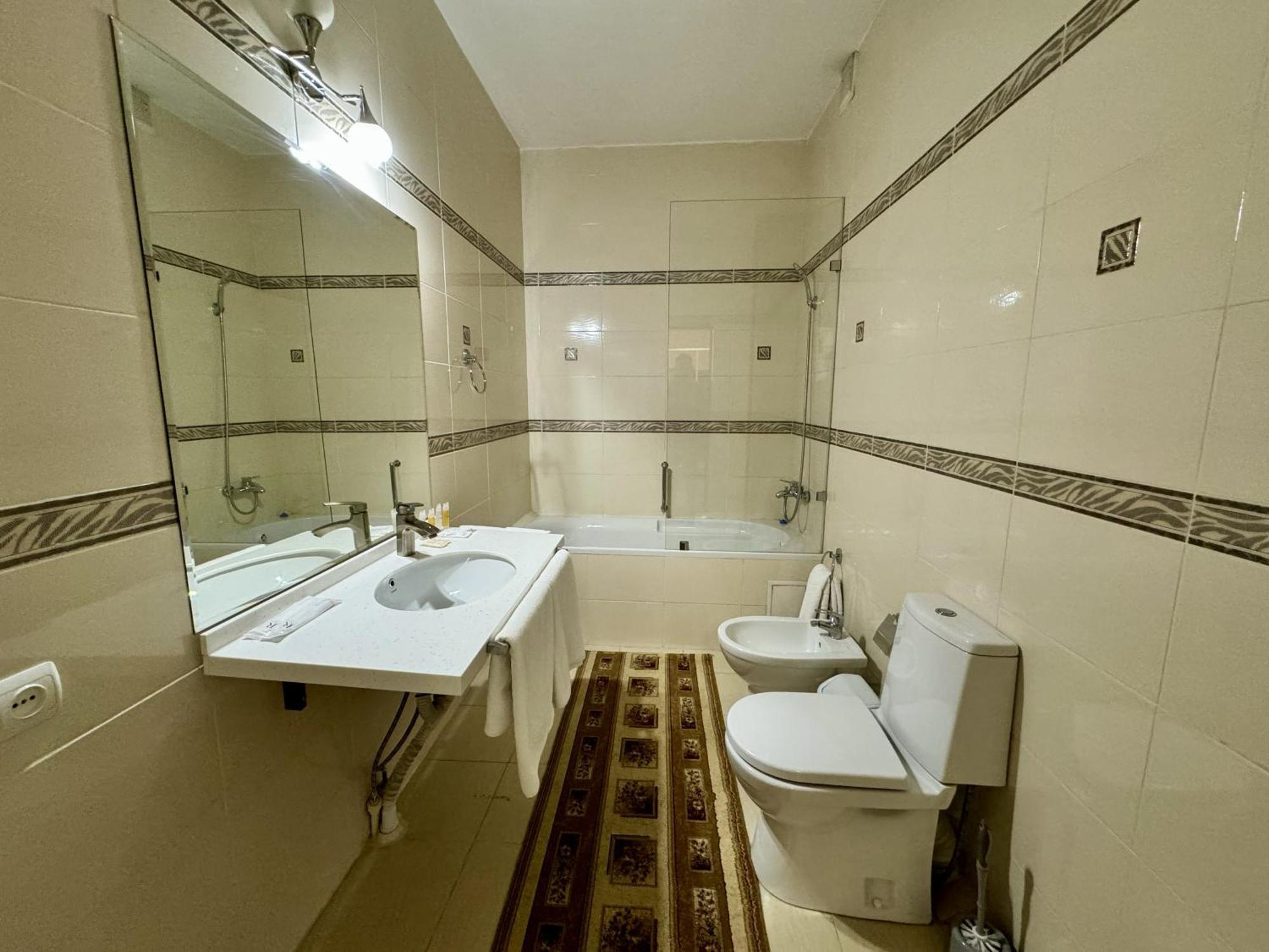 Hotel Zhambyl Taraz Luaran gambar