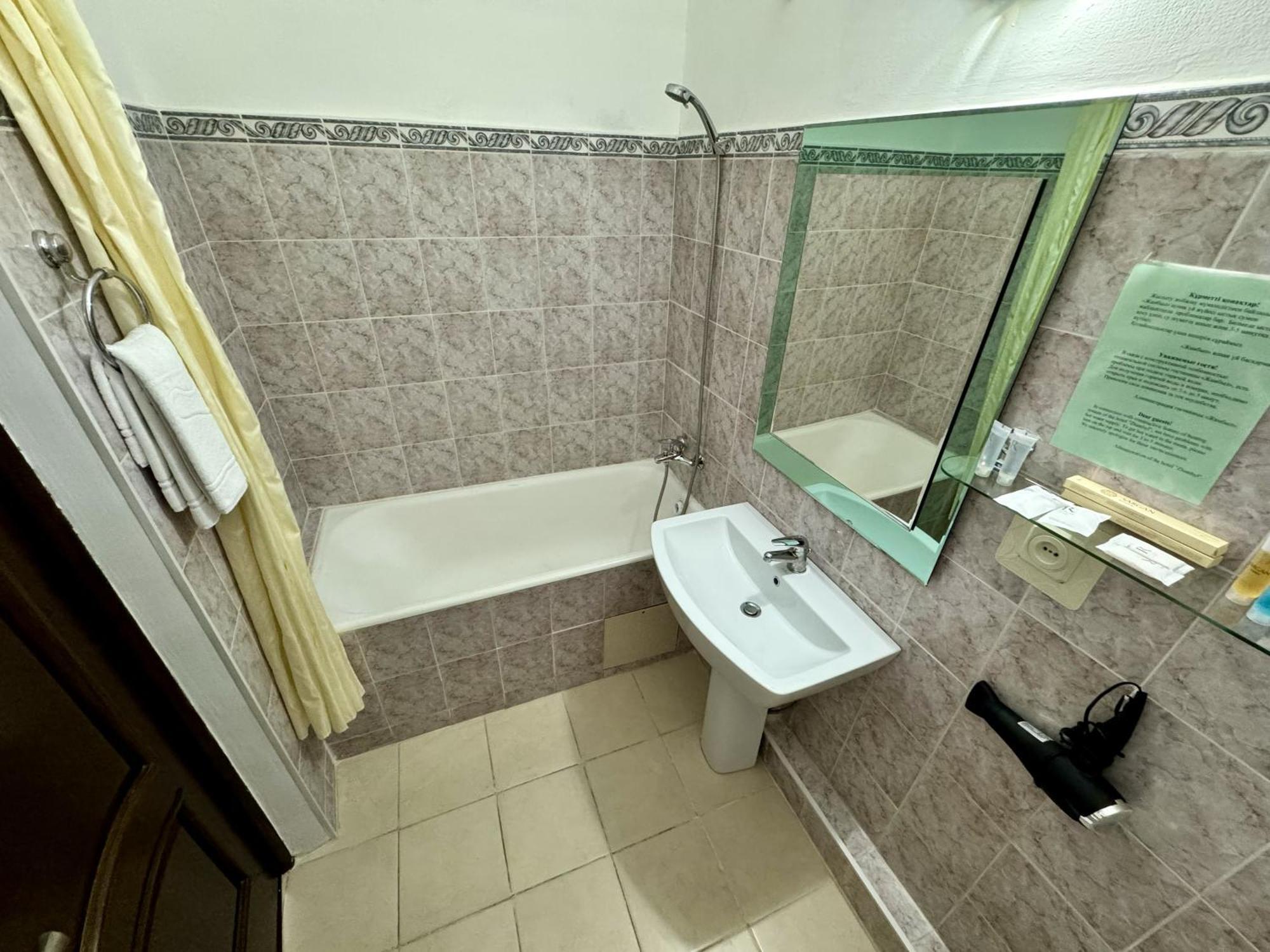 Hotel Zhambyl Taraz Luaran gambar