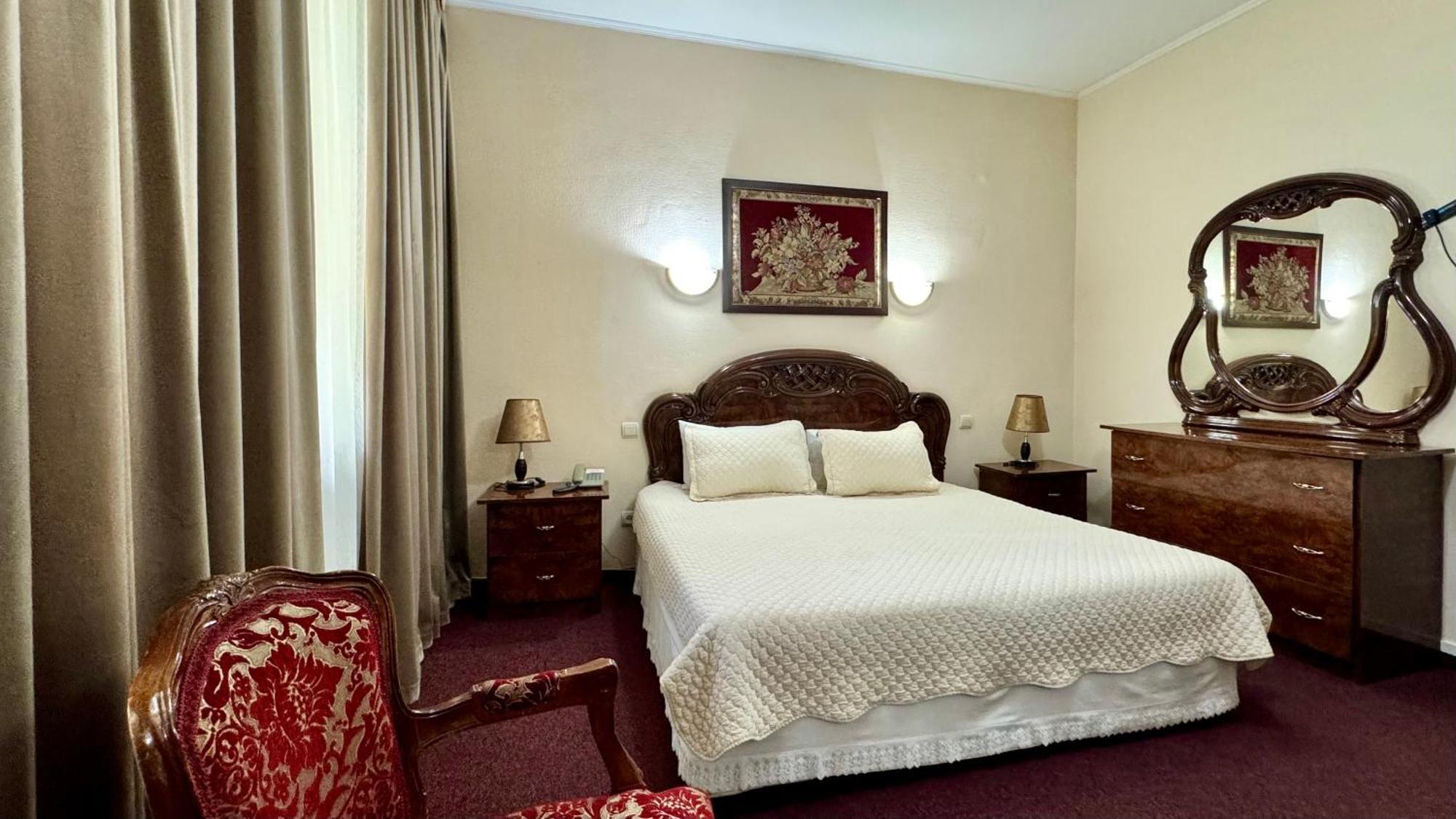 Hotel Zhambyl Taraz Luaran gambar